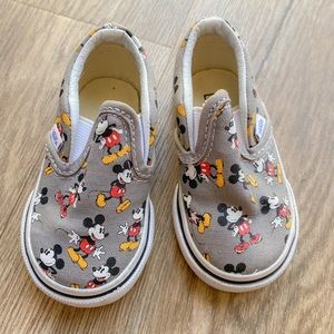 Vans Mickey Mouse size 4